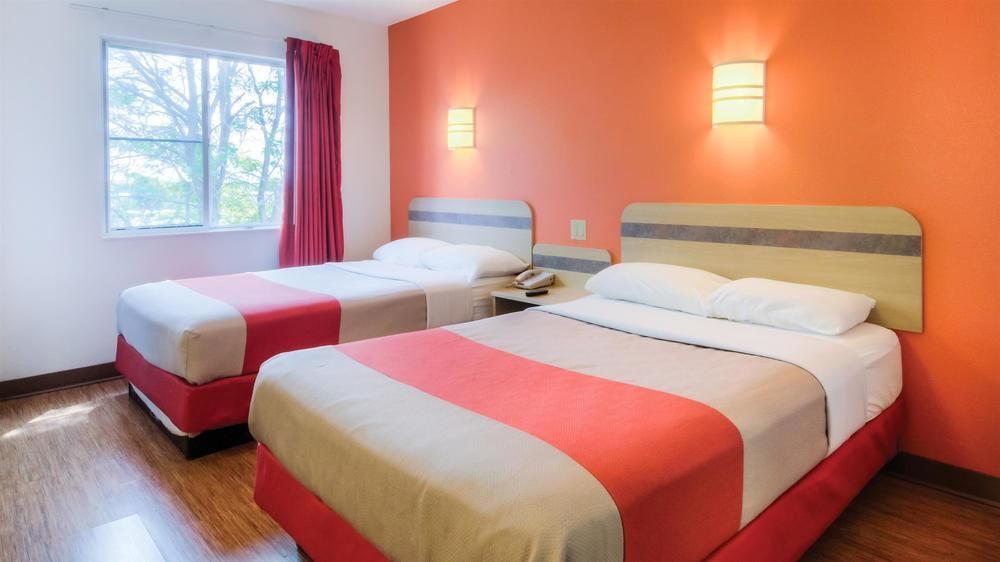 Motel 6 Kansas City, Mo - Airport Eksteriør billede